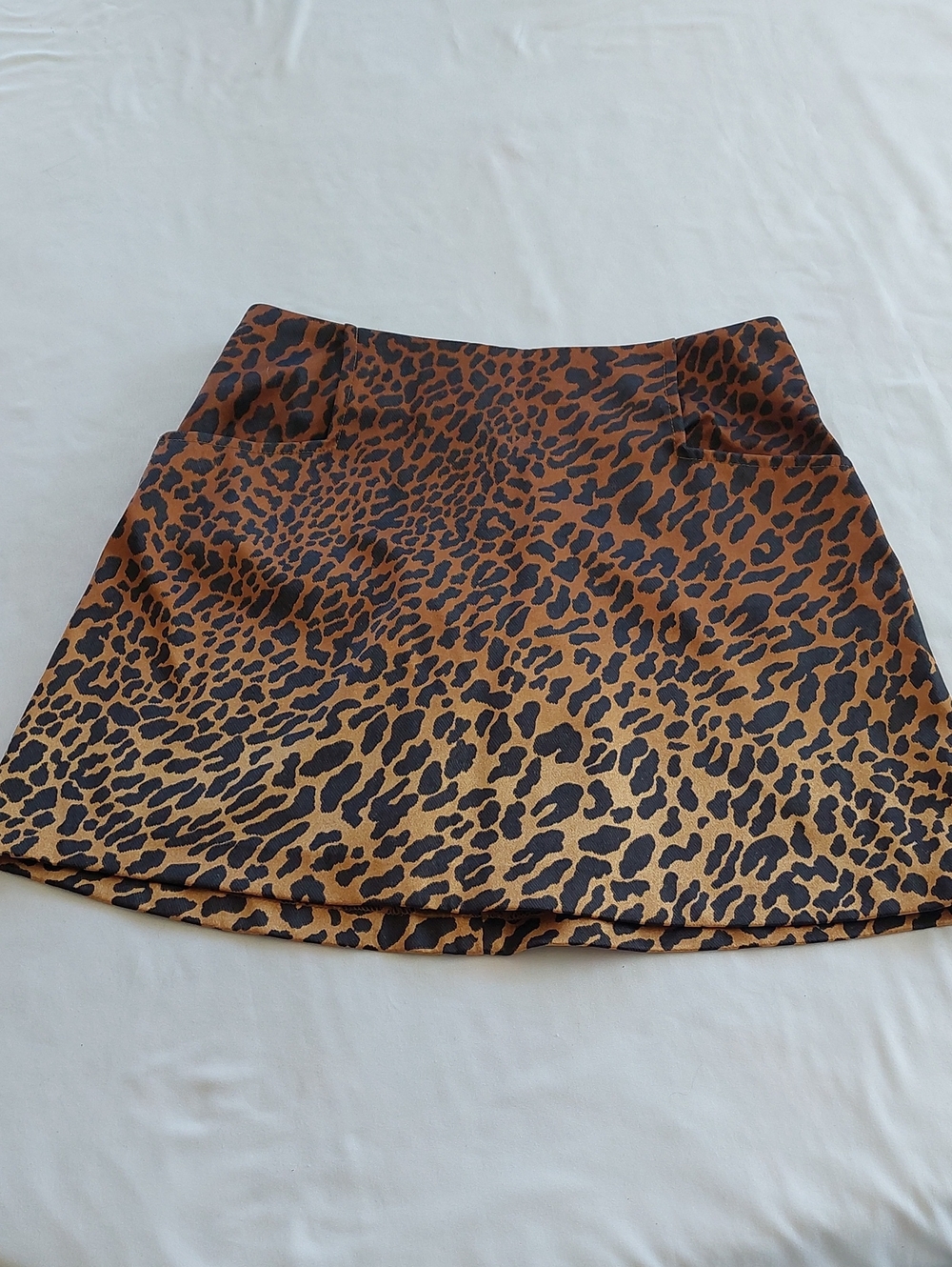 ecot'e Leopard Print Mini Skirt in Brown and Black.Size S